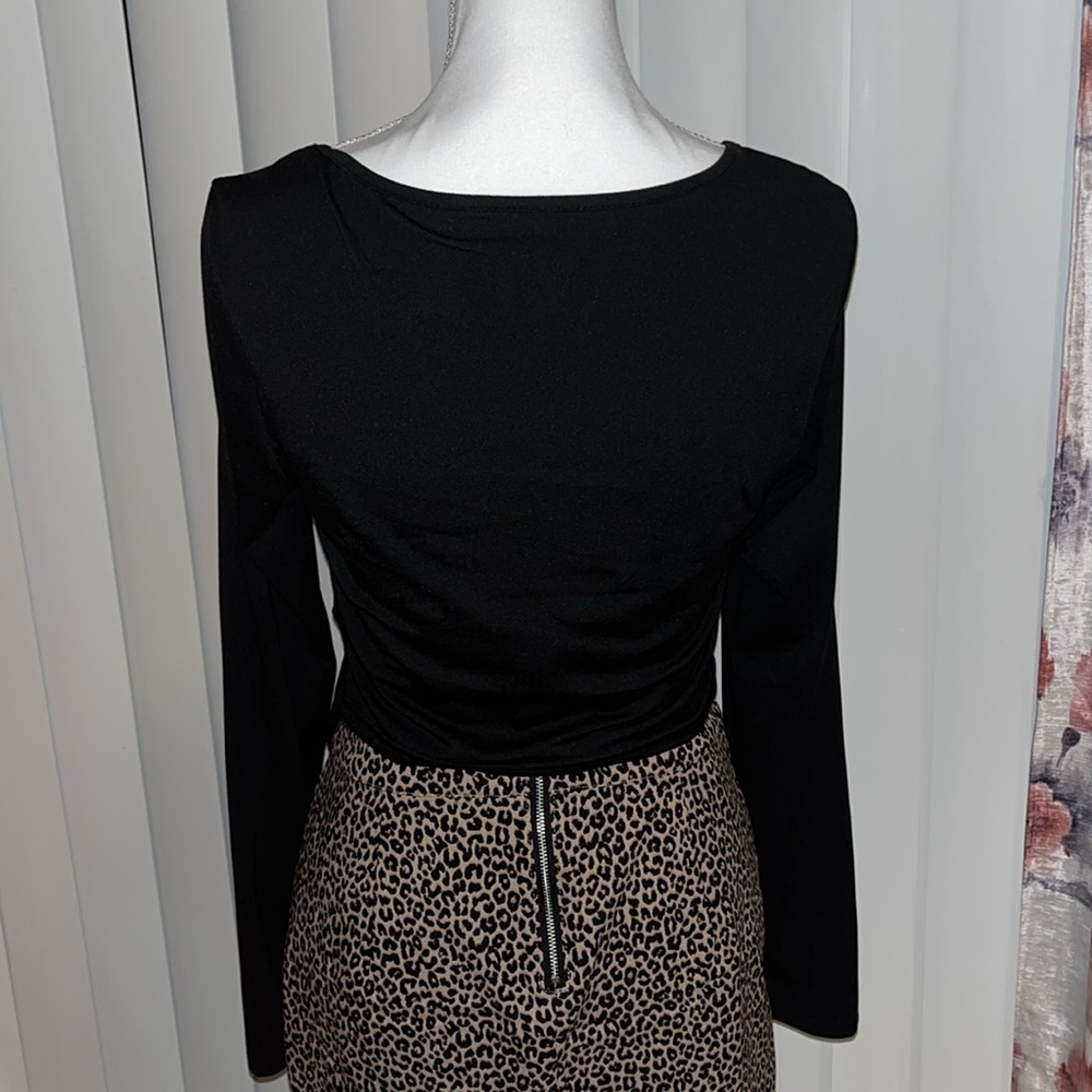 SHEIN Black Hi-low Long Sleeve Crop Top - Picture 4 of 8